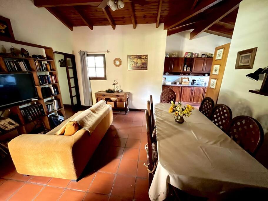 ¡Casa Florida, en el corazón de Chacras de Coria!