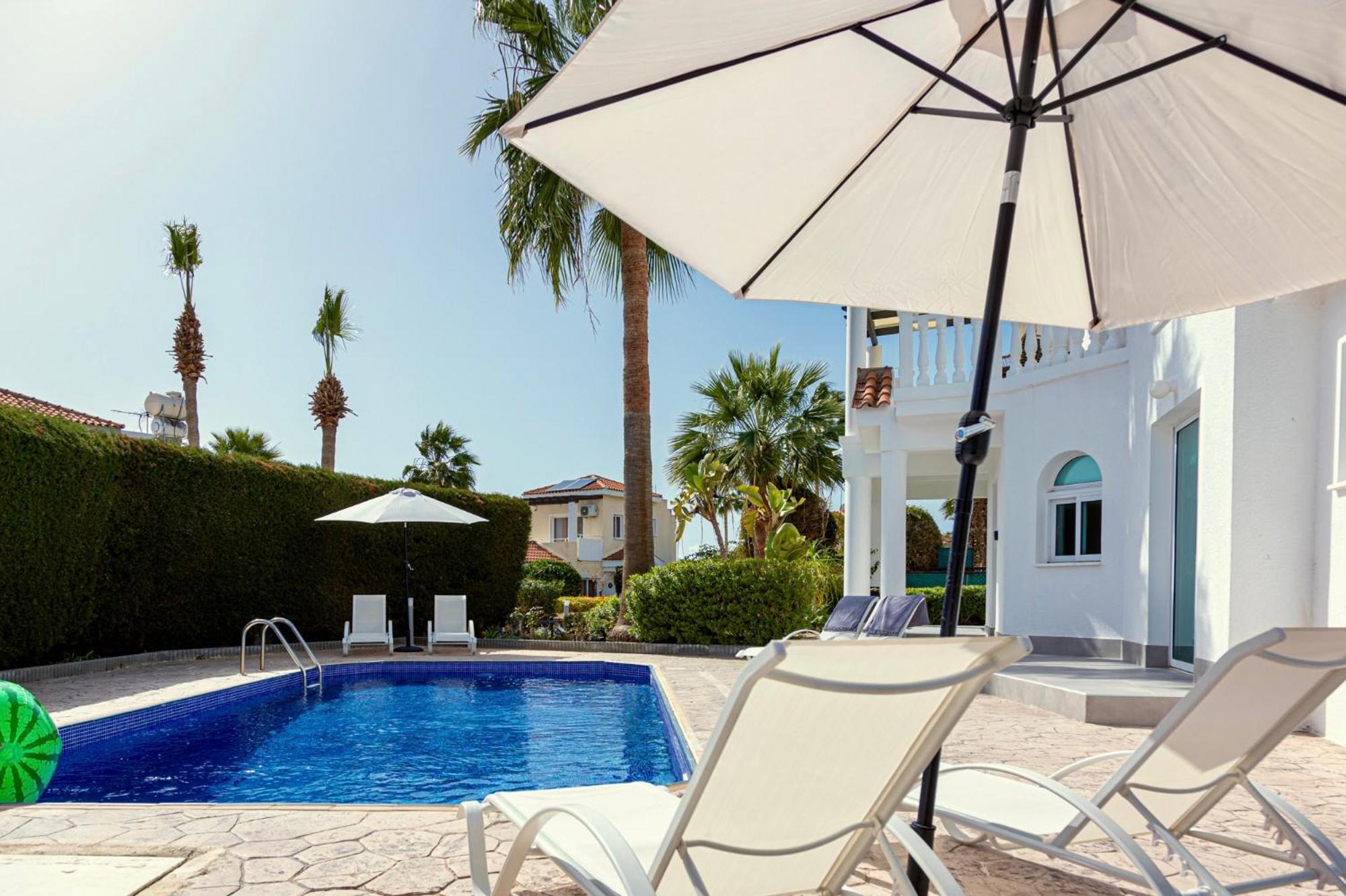 Villa YOLO with Private Pool, Coral-Bay