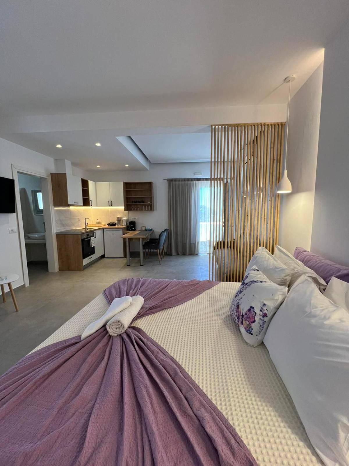 Santorini Villatzio Suites