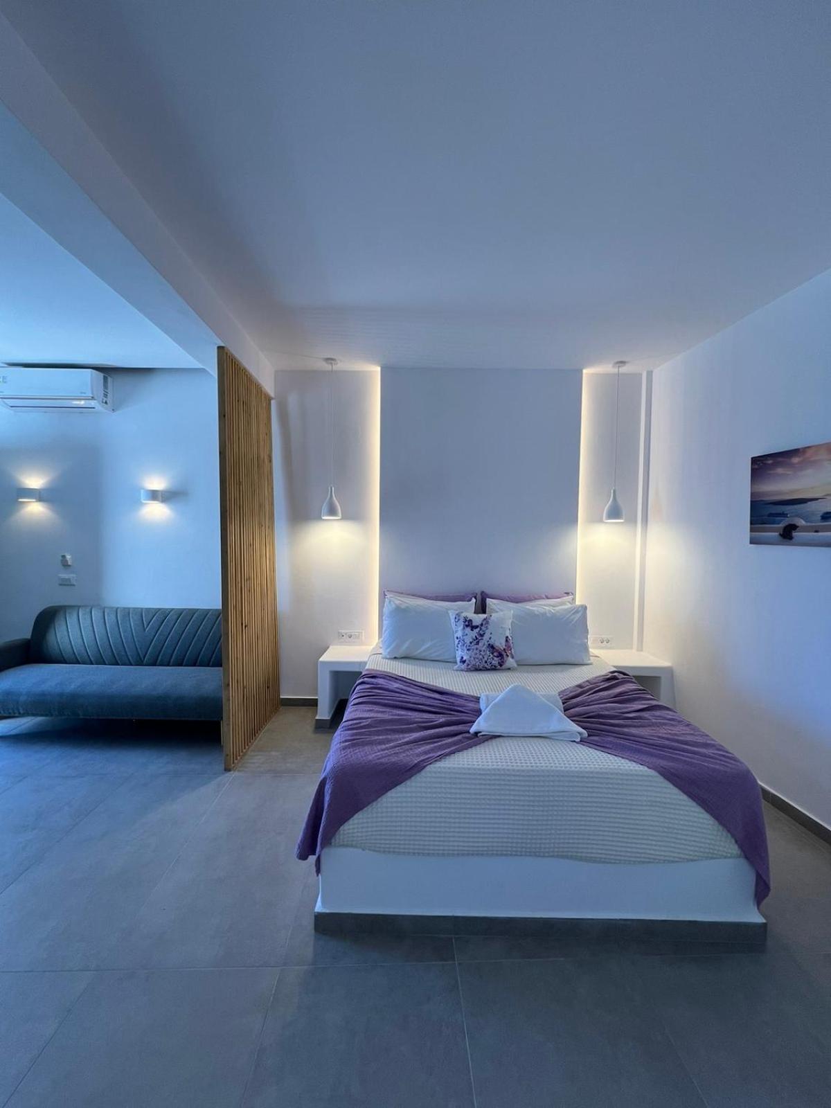 Santorini Villatzio Suites