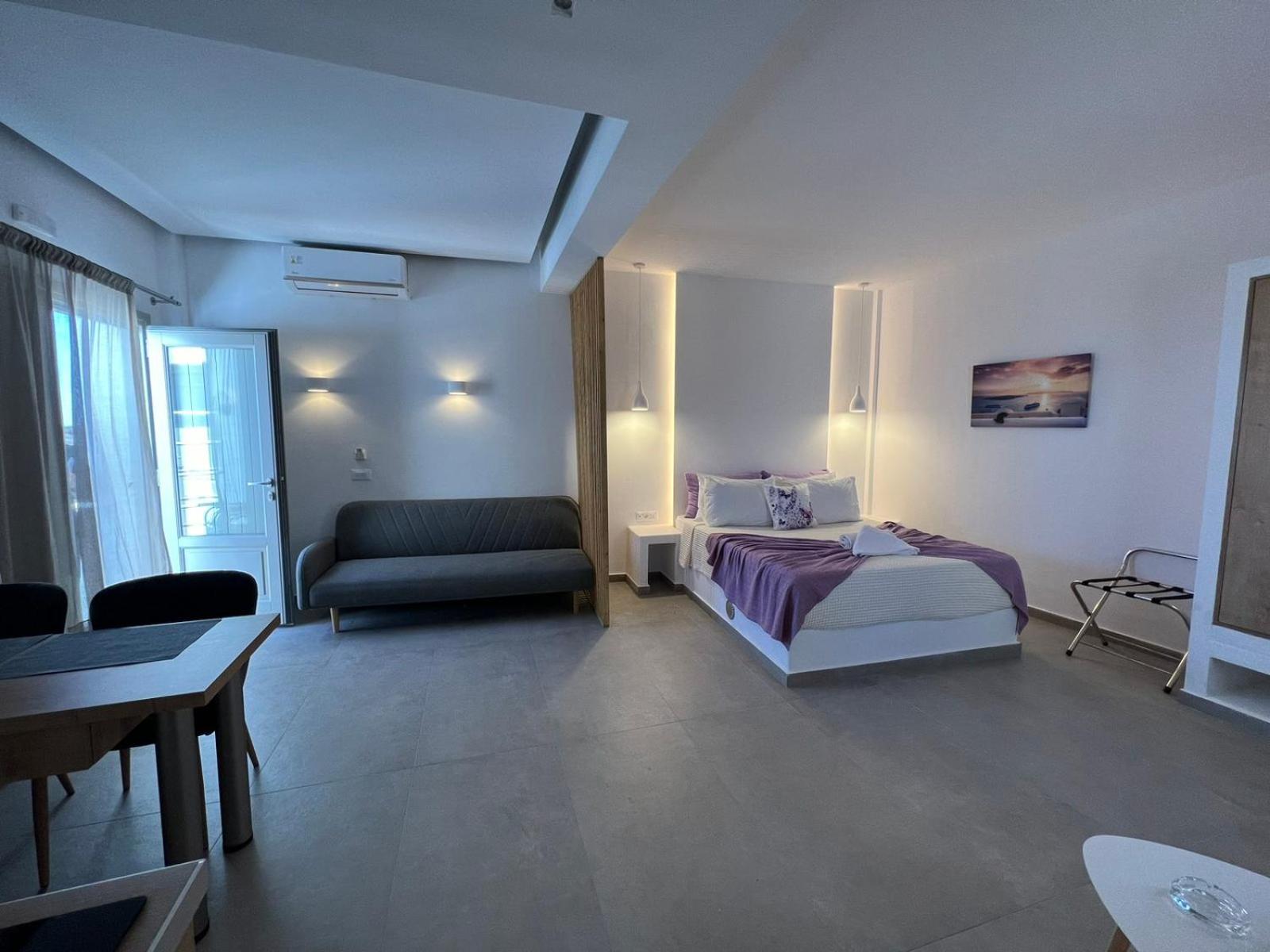 Santorini Villatzio Suites