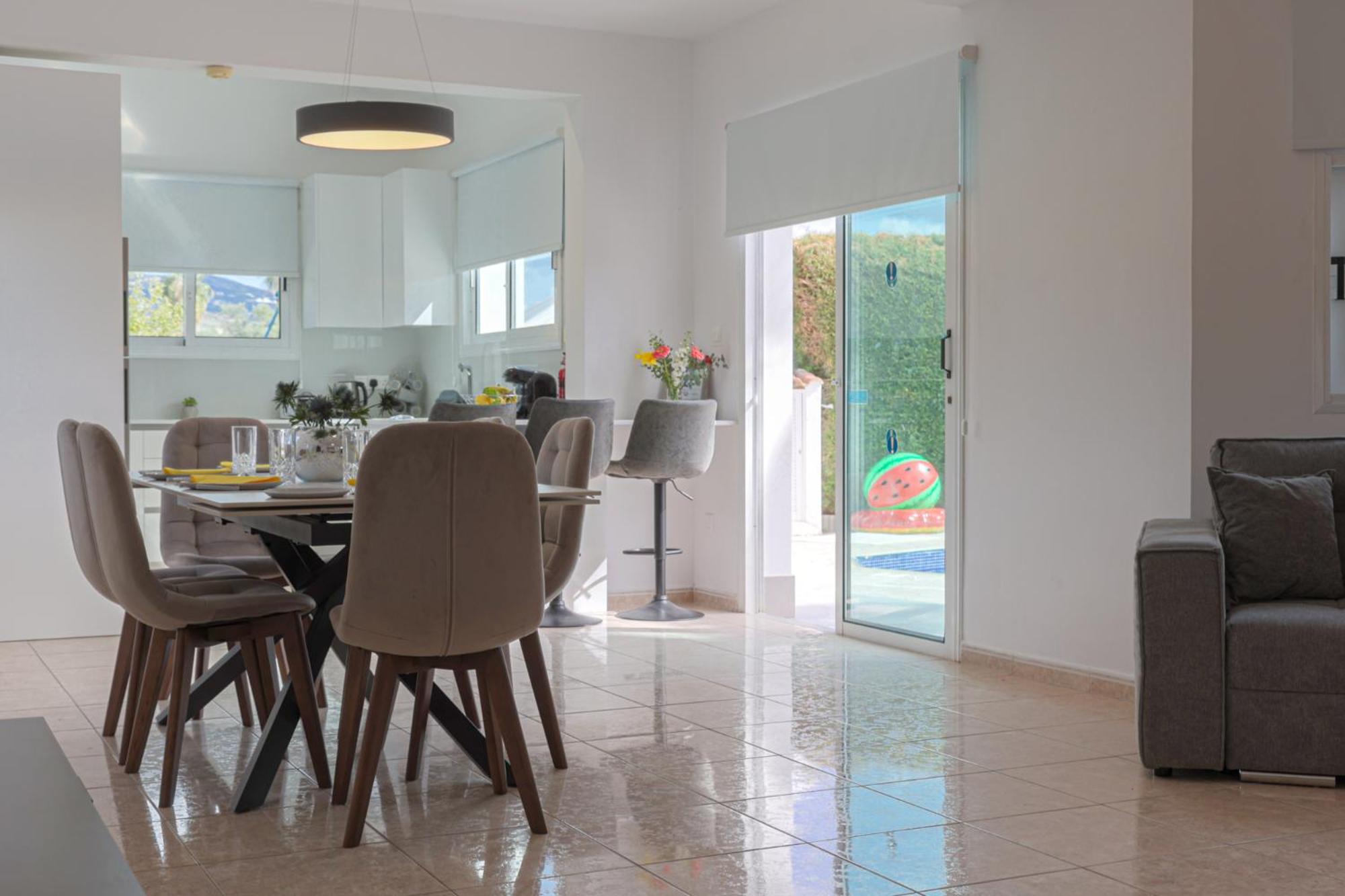 Villa YOLO with Private Pool, Coral-Bay