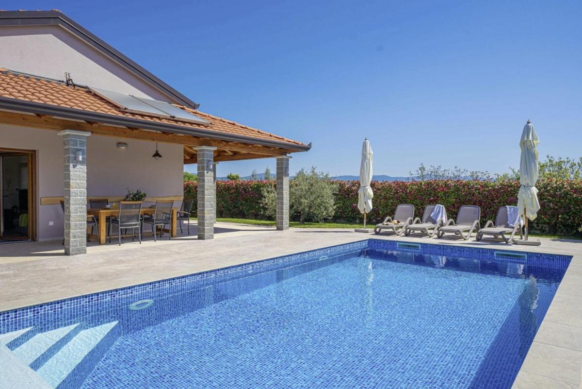 Villa Ingrid in Buzet - Haus für 6 Personen view 4