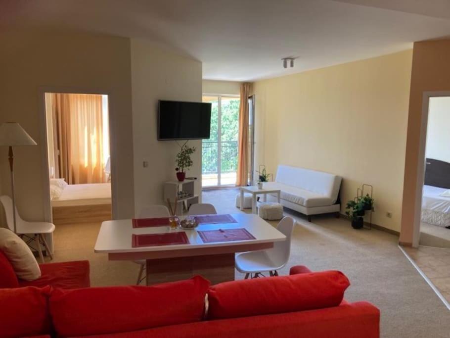 golden sands flat 147