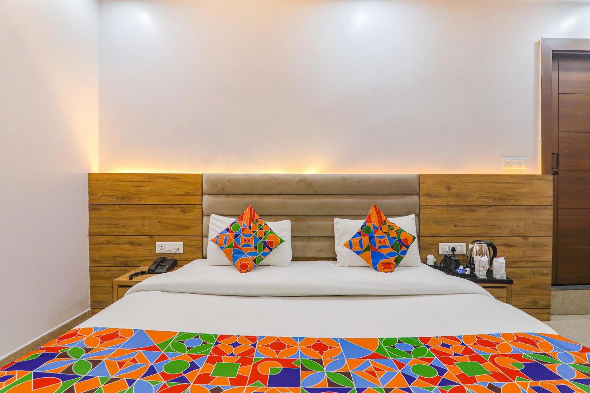 Hotel Cristelia Grand