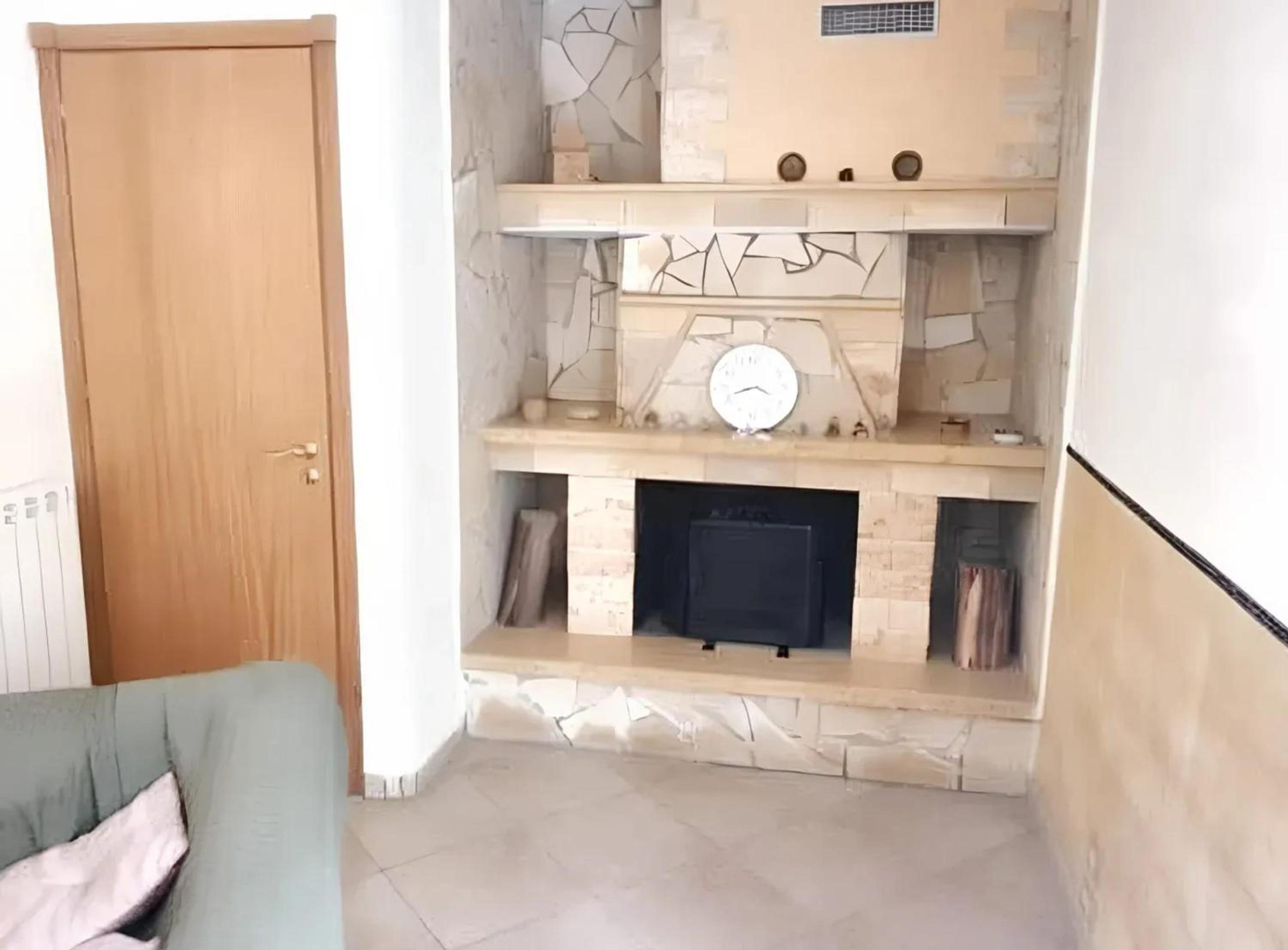 Spacious Apartment in Palermo with Sea View photo 3