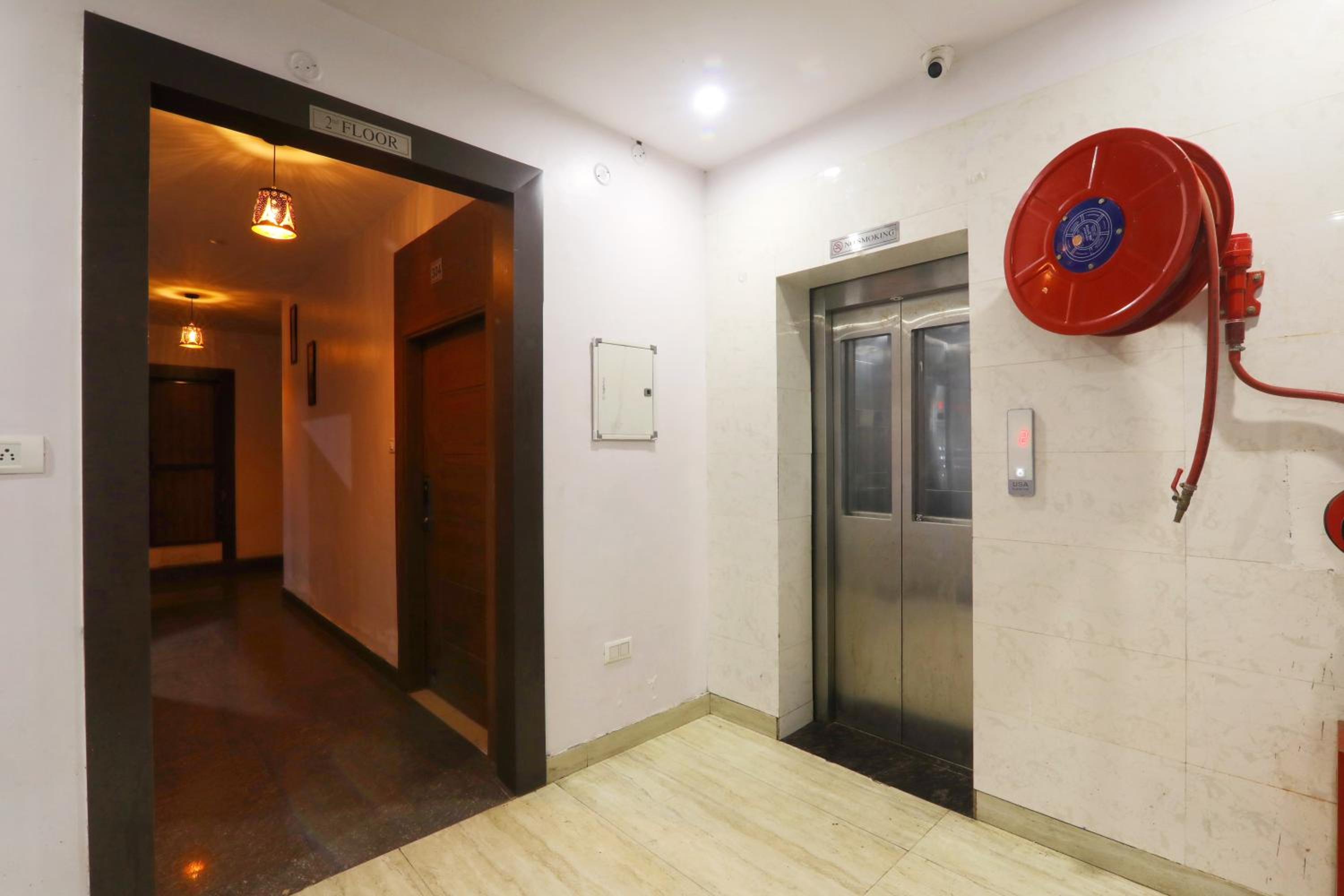 Hotel Cristelia Grand