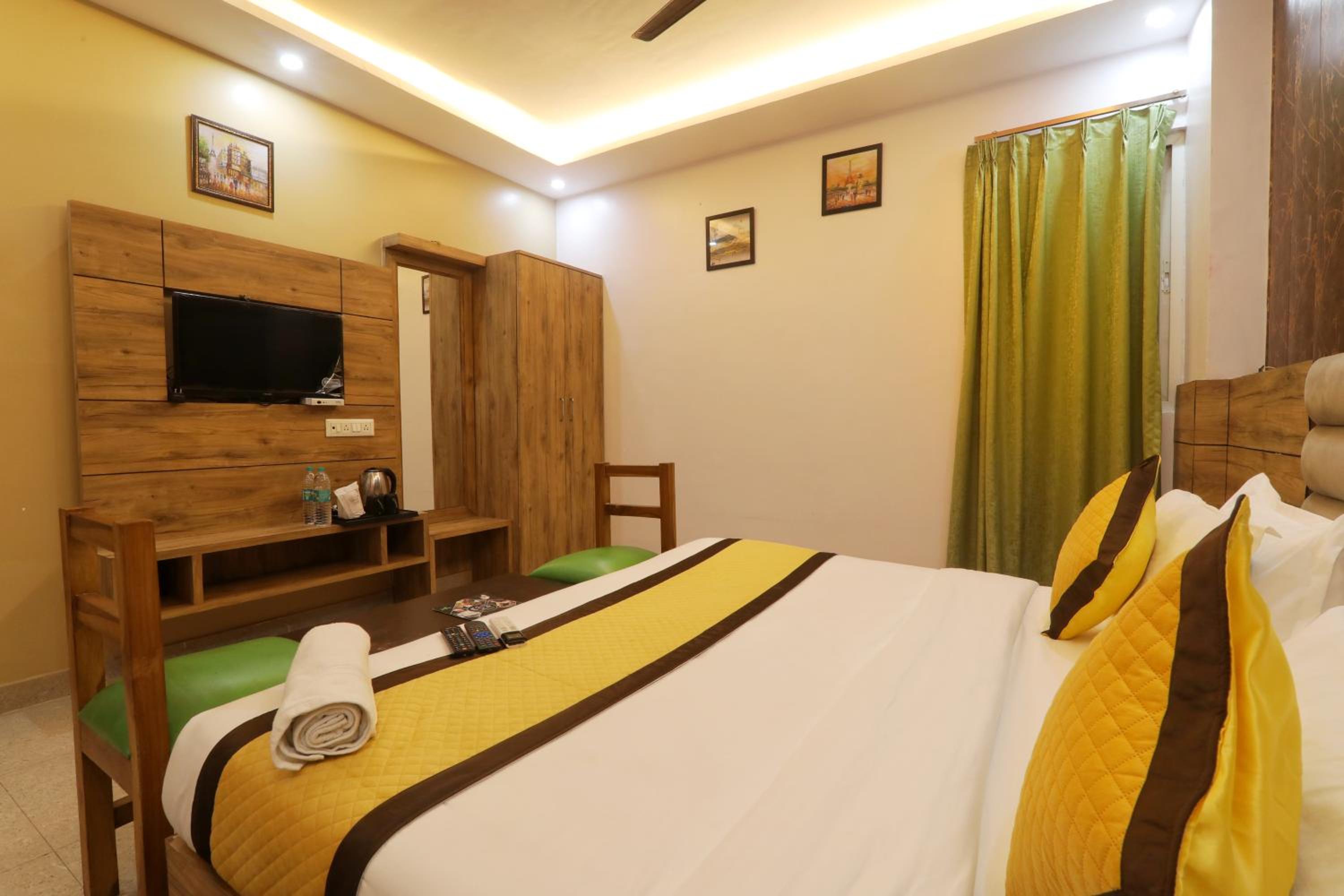 Hotel Cristelia Grand