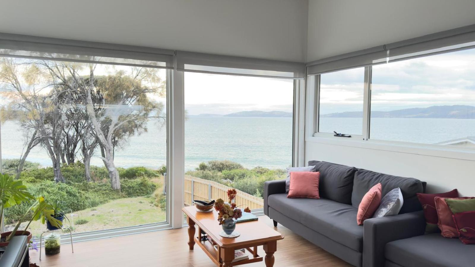 Beach Getaway - Blessington Villa