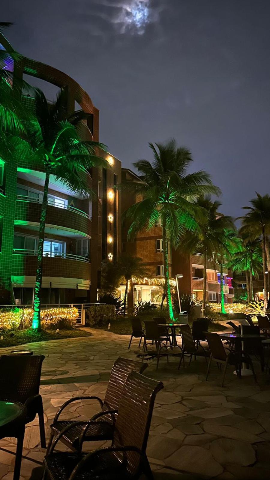 Flat em resort - pé na areia, Camboinhas