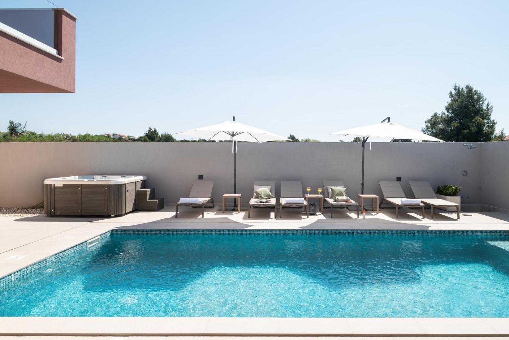 New Villa 55 - Vrsi heated pool jacuzzi sauna view 3