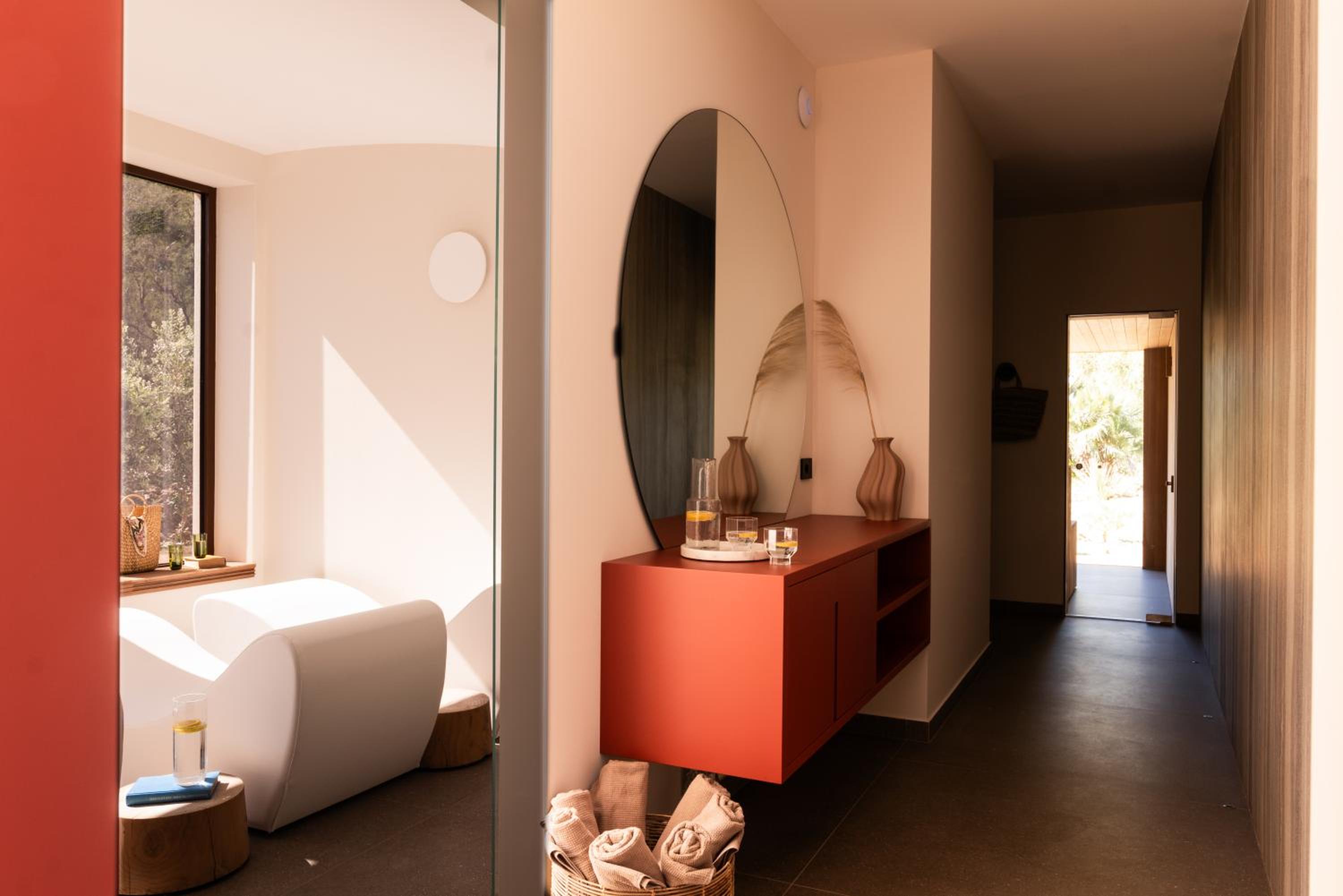 Luna Minoica Suites and Apartments
