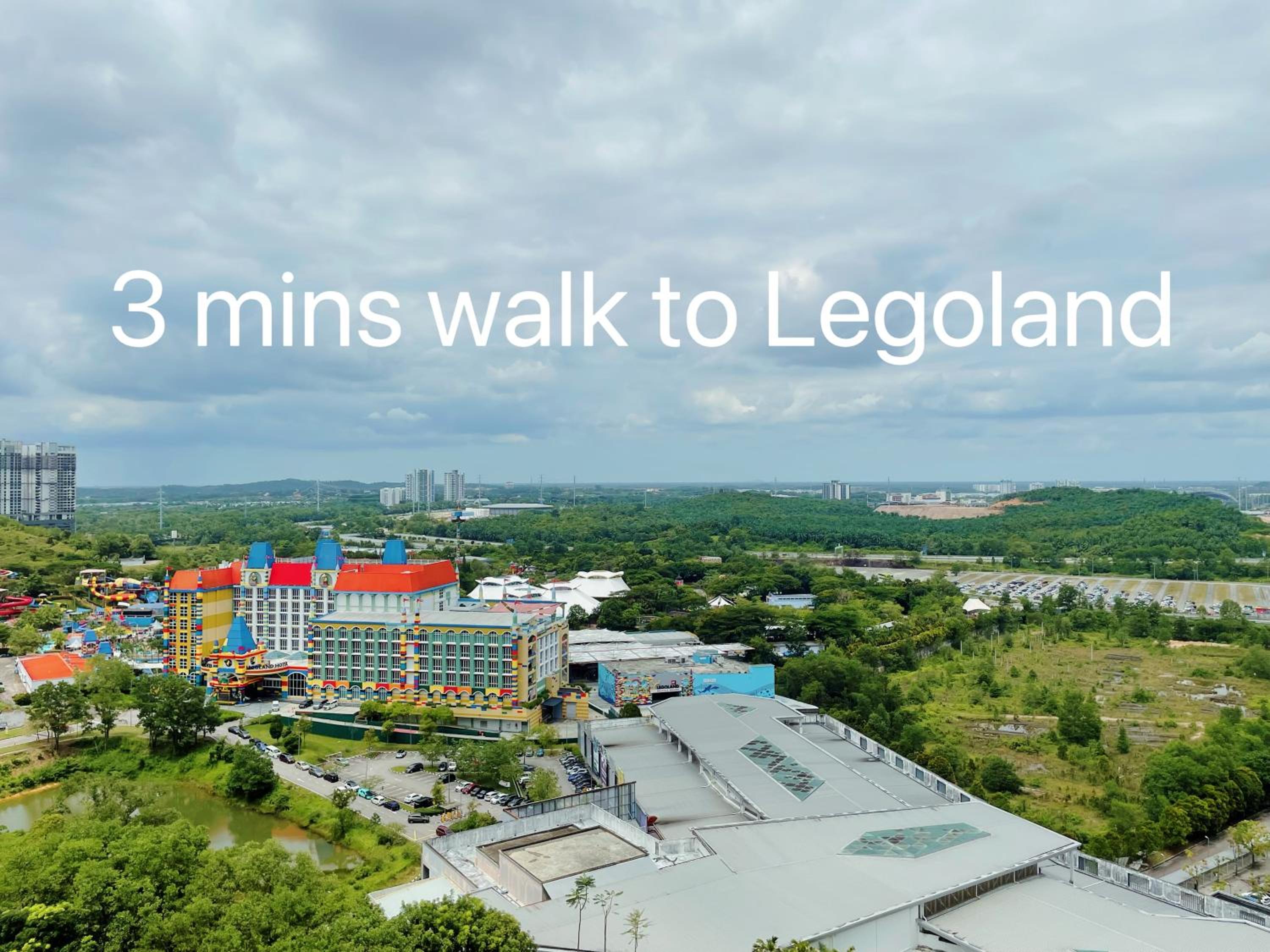 Legoland-3min Walk-Afiniti Medini 2BR with Bathtub -9pax-mini playground