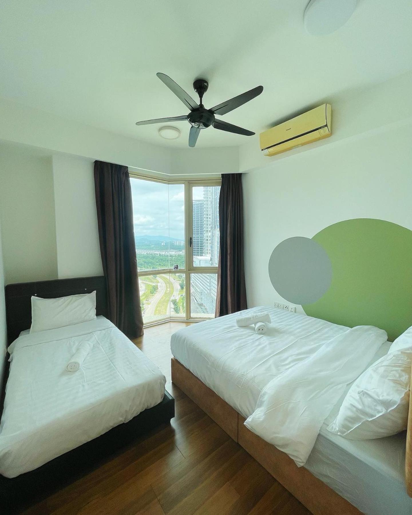 Legoland-3min Walk-Afiniti Medini 2BR with Bathtub -9pax-mini playground