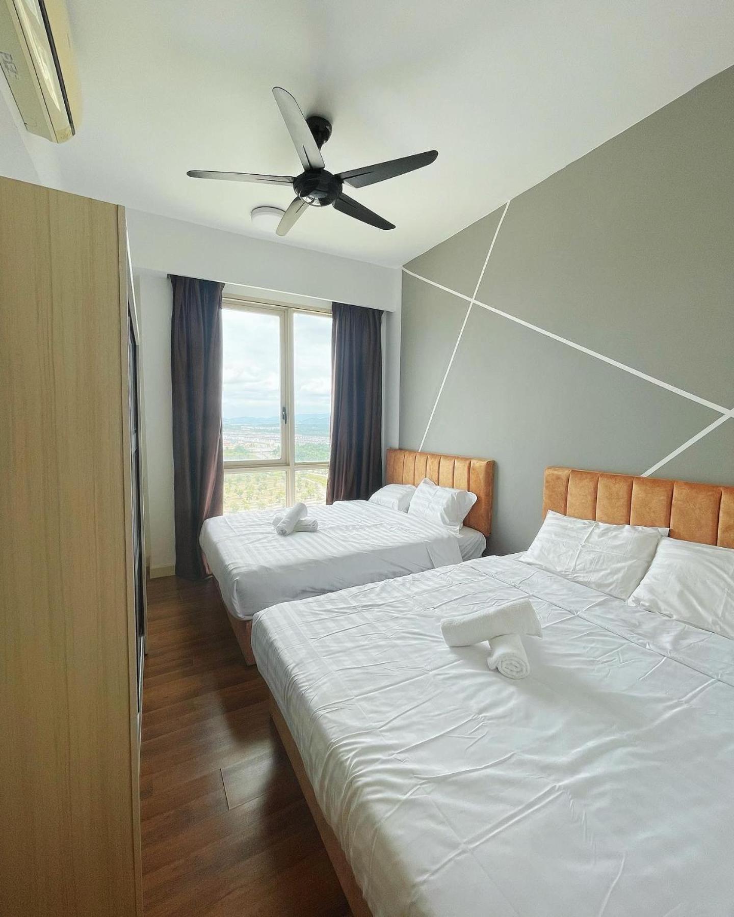 Legoland-3min Walk-Afiniti Medini 2BR with Bathtub -9pax-mini playground