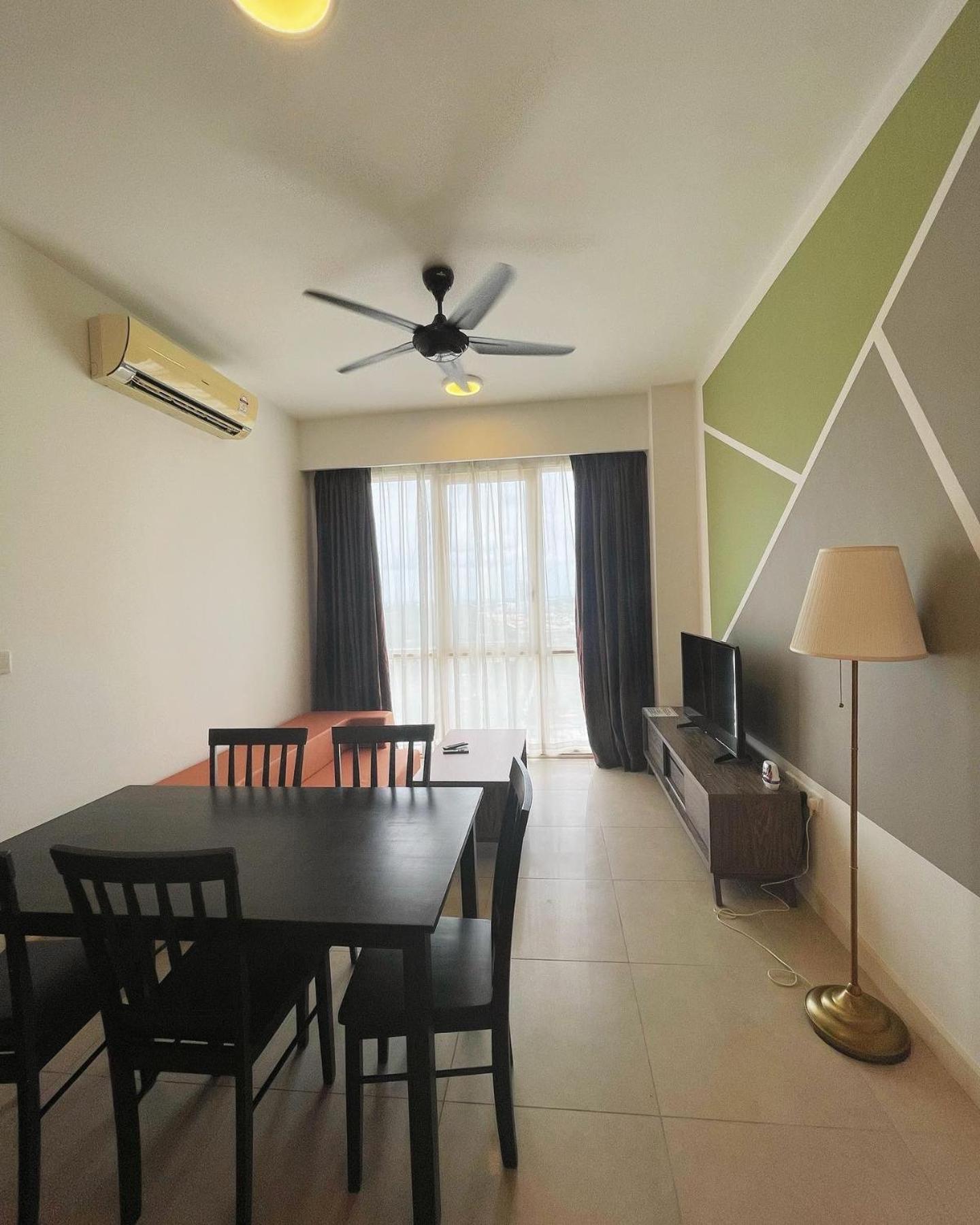 Legoland-3min Walk-Afiniti Medini 2BR with Bathtub -9pax-mini playground
