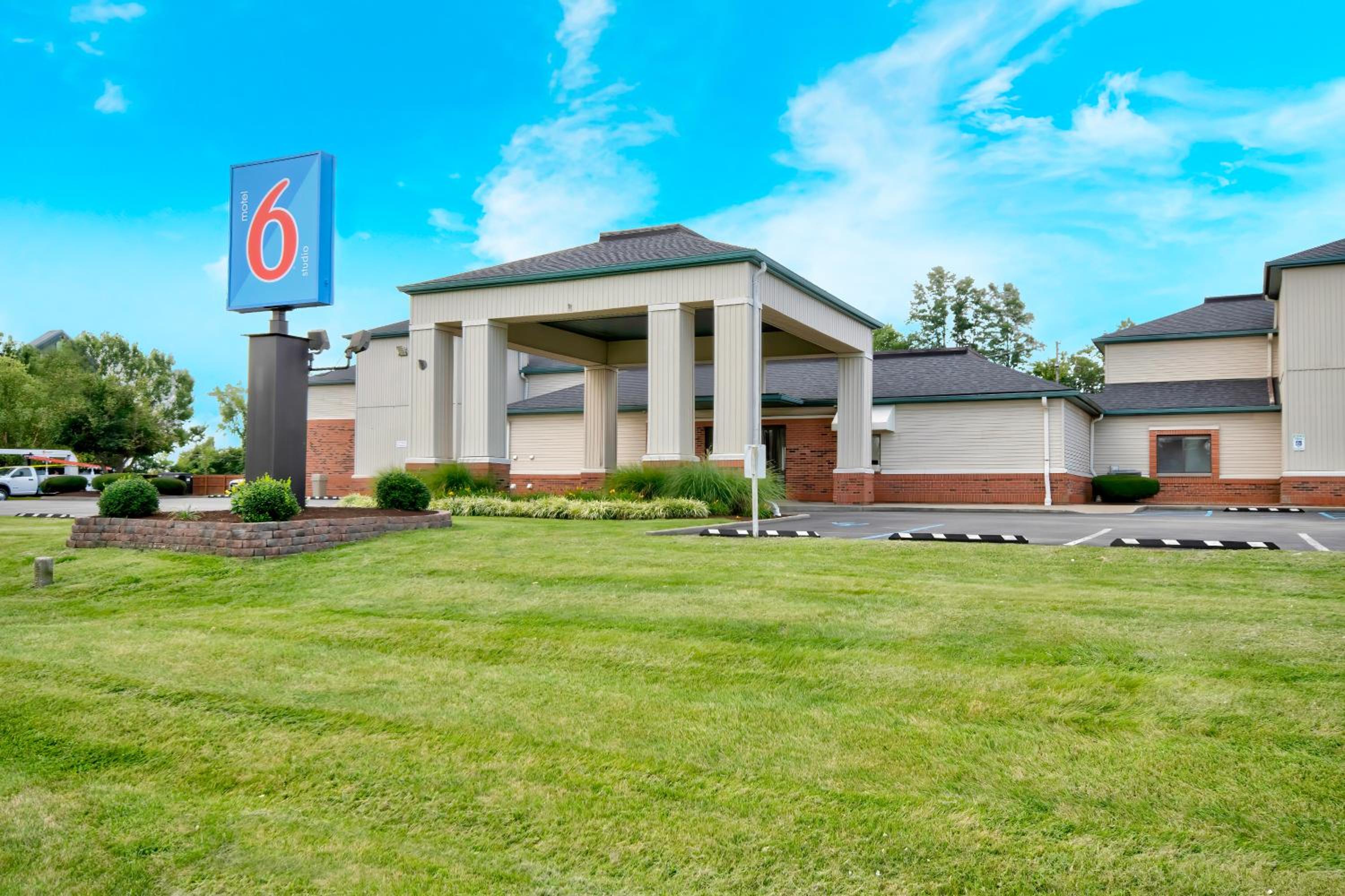 Georgetown Vacations - Motel 6 - Georgetown, KY - Lexington North - Property Image 16