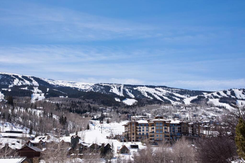 Modern Luxury - Walk To Lifts - Jacuzzi
