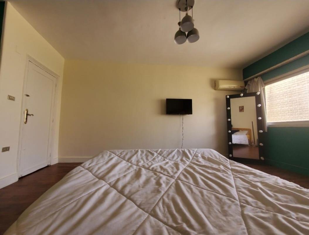 premium king bedroom in the center of downtown