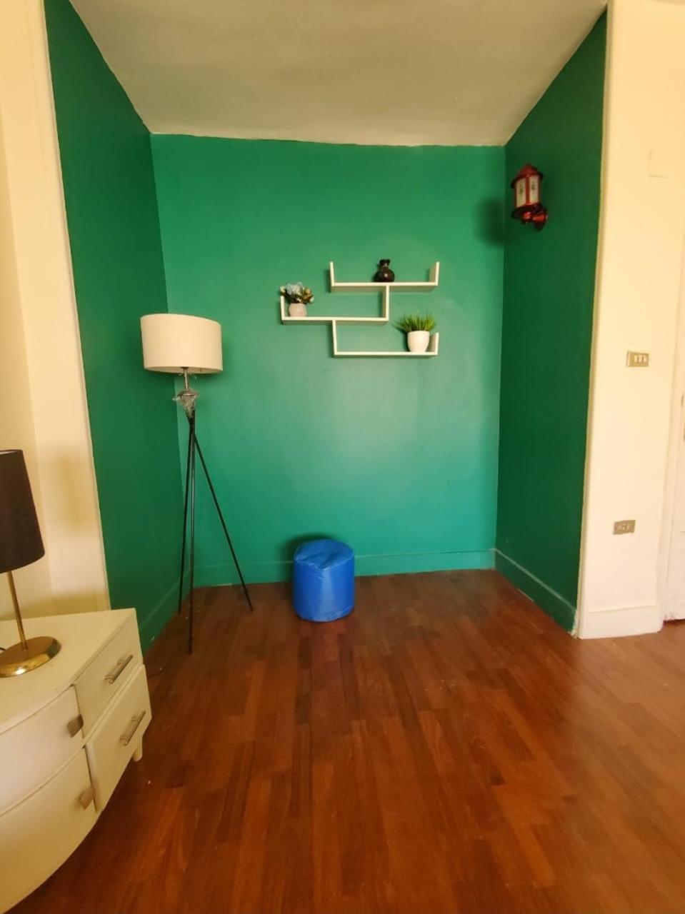 premium king bedroom in the center of downtown