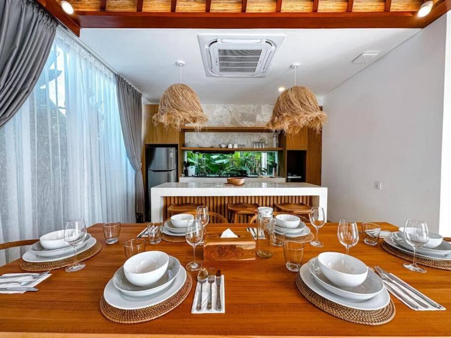 Villa Nakula - Luxury Canggu 3 Level Villa ONLY 5mins to Beach view 2