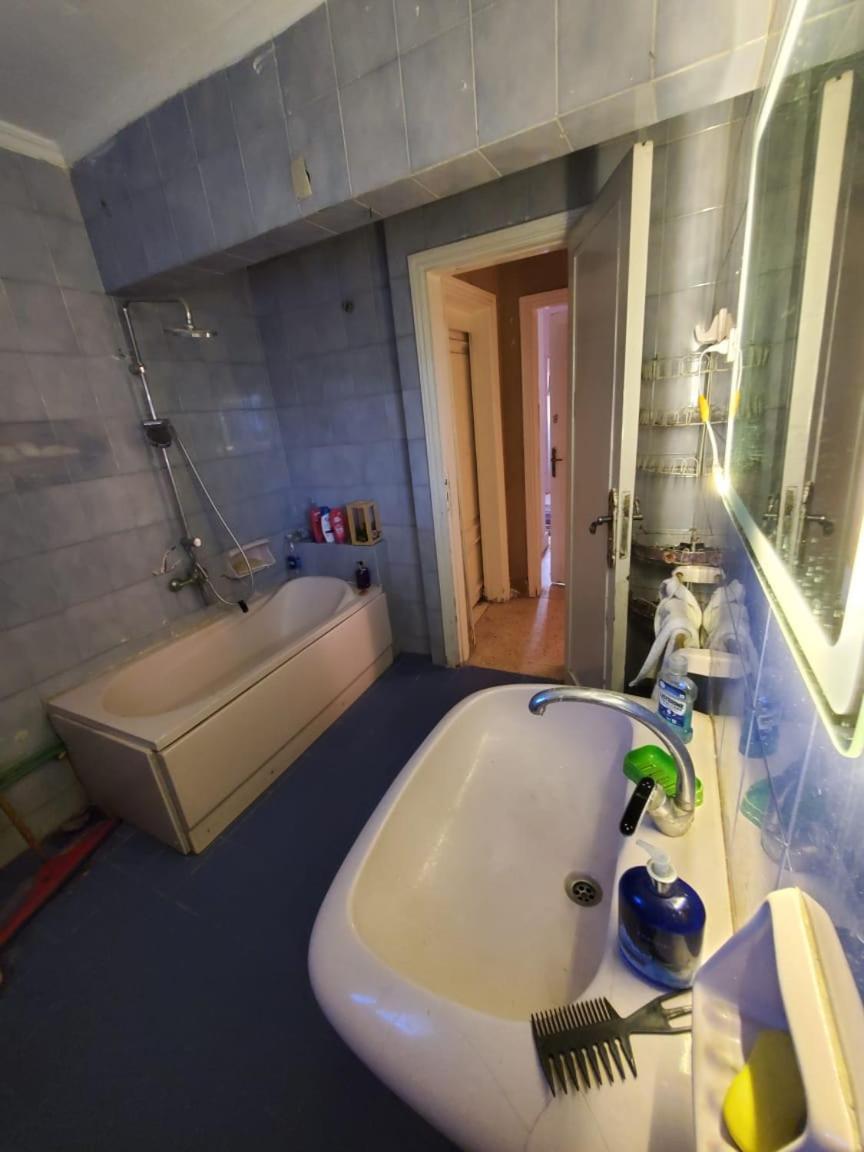 premium king bedroom in the center of downtown