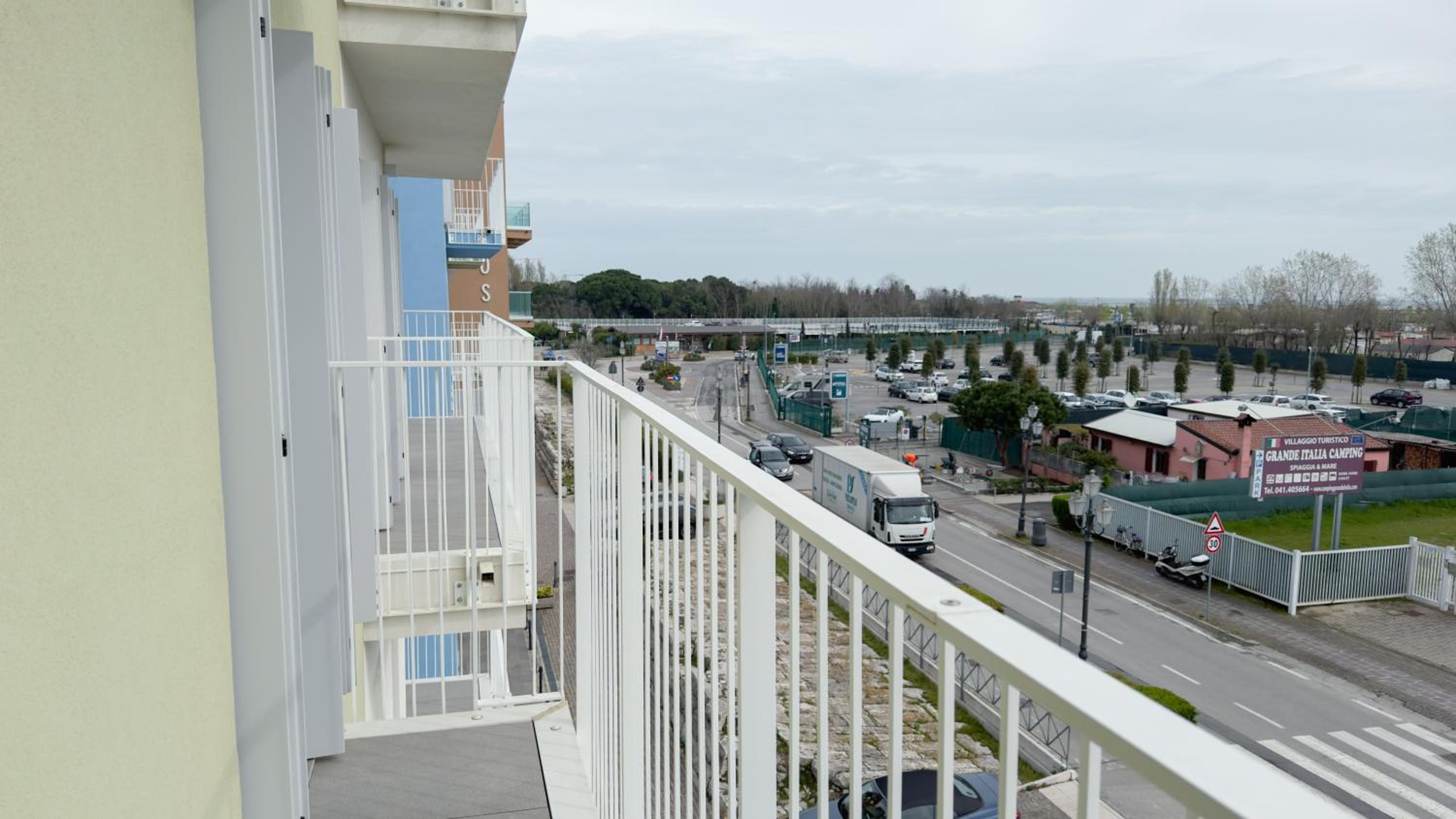 Farmont Seafront Flamingo Suite by Ca-Sa Check