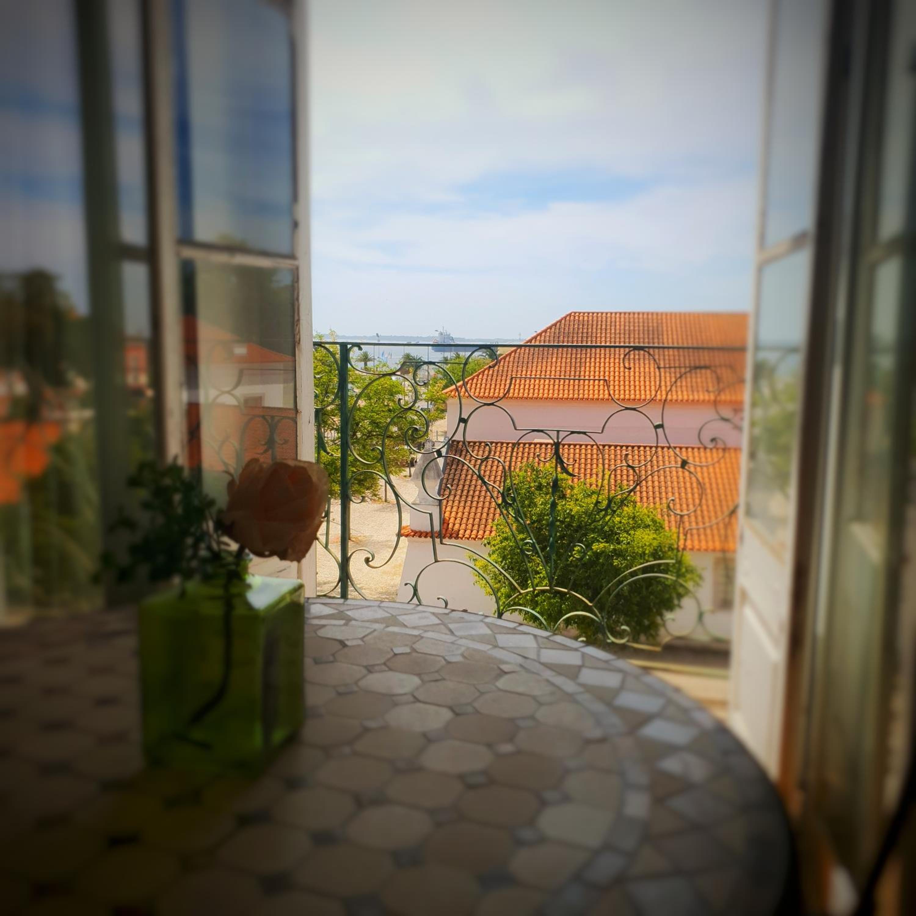 Hotel Alojamentos Vista Mar-Luisa Todi - Image 1