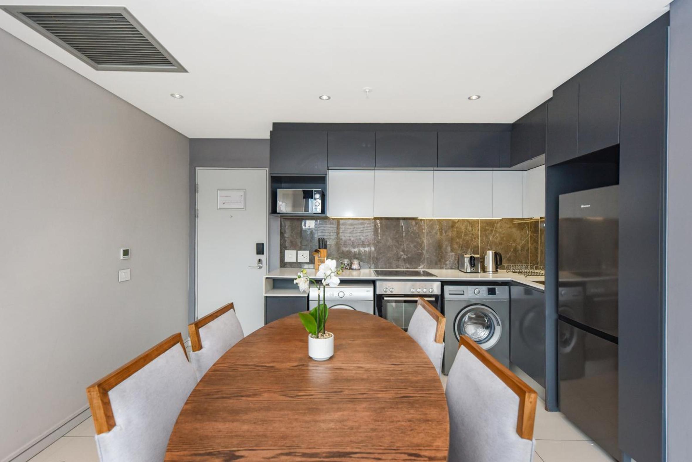 Modern Apartment in 5 Star hotel, Backup Power and Water