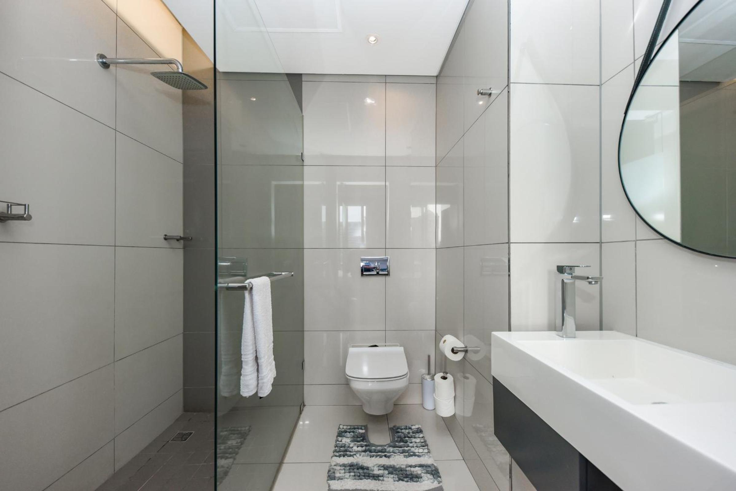 Modern Apartment in 5 Star hotel, Backup Power and Water