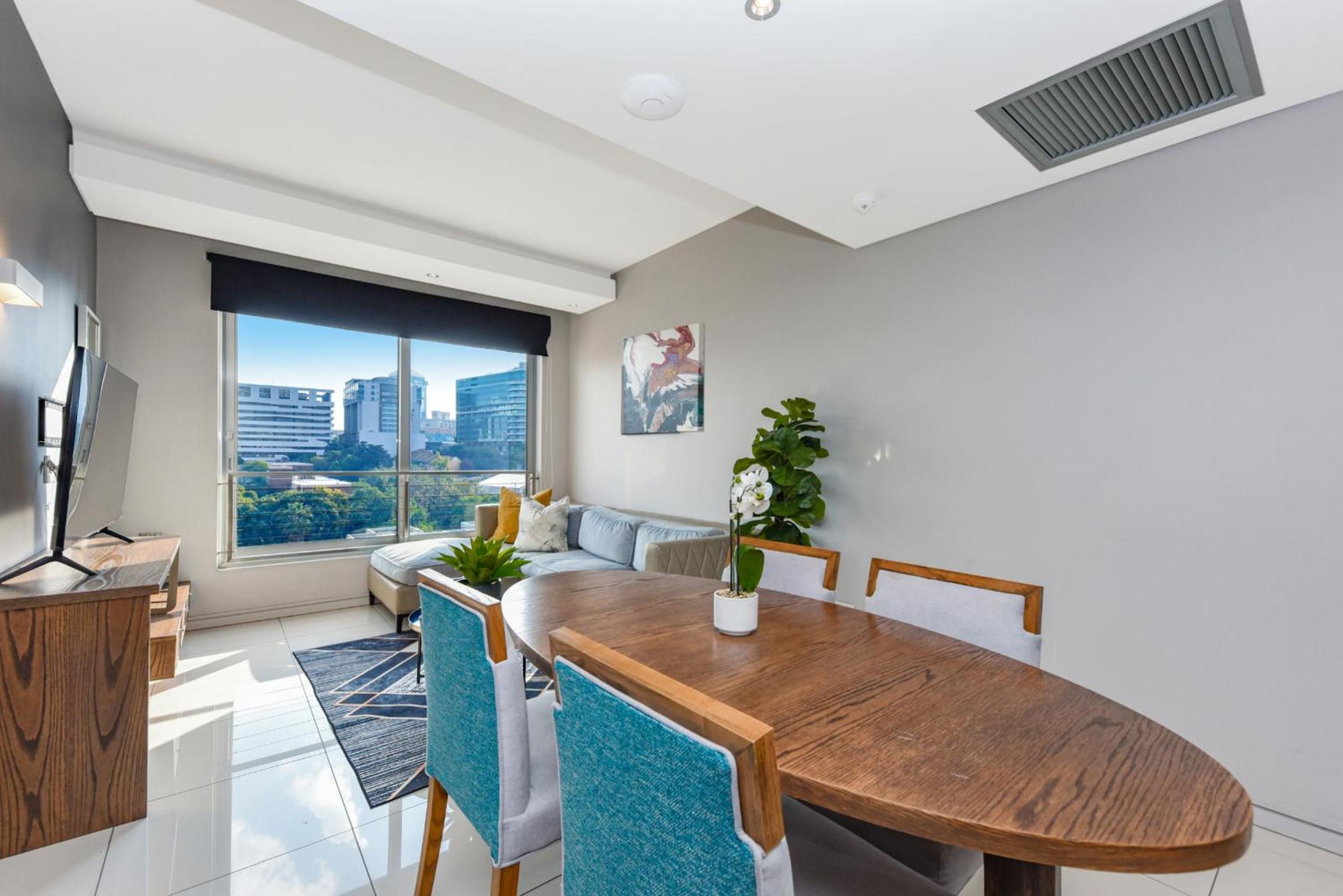 Modern Apartment in 5 Star hotel, Backup Power and Water