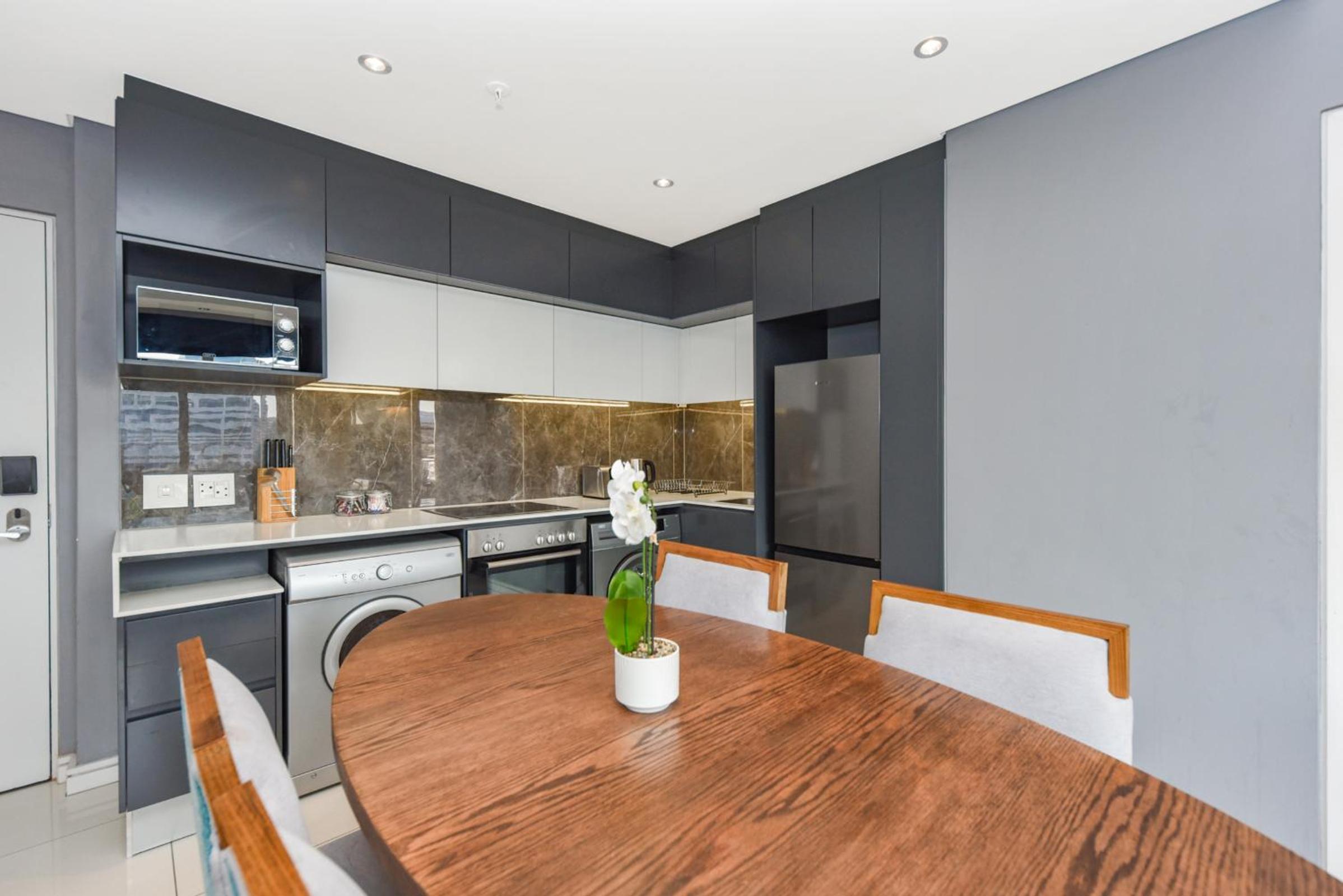 Modern Apartment in 5 Star hotel, Backup Power and Water
