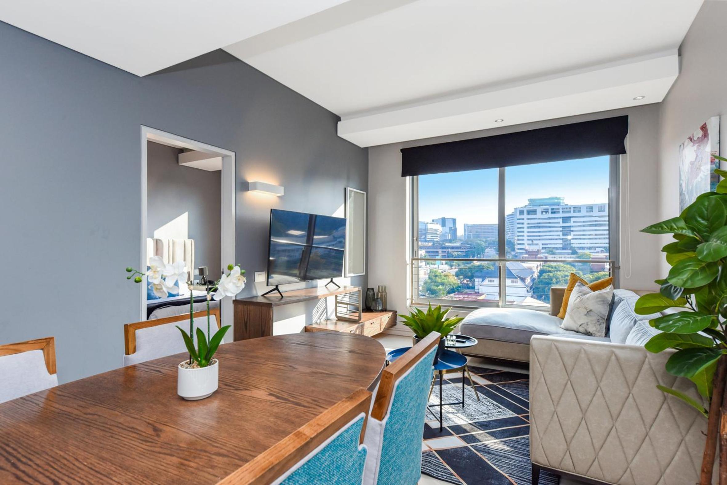 Modern Apartment in 5 Star hotel, Backup Power and Water