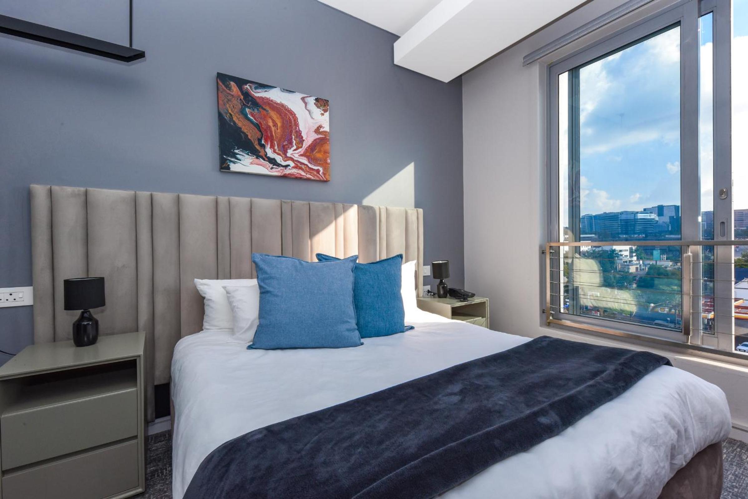 Modern Apartment in 5 Star hotel, Backup Power and Water