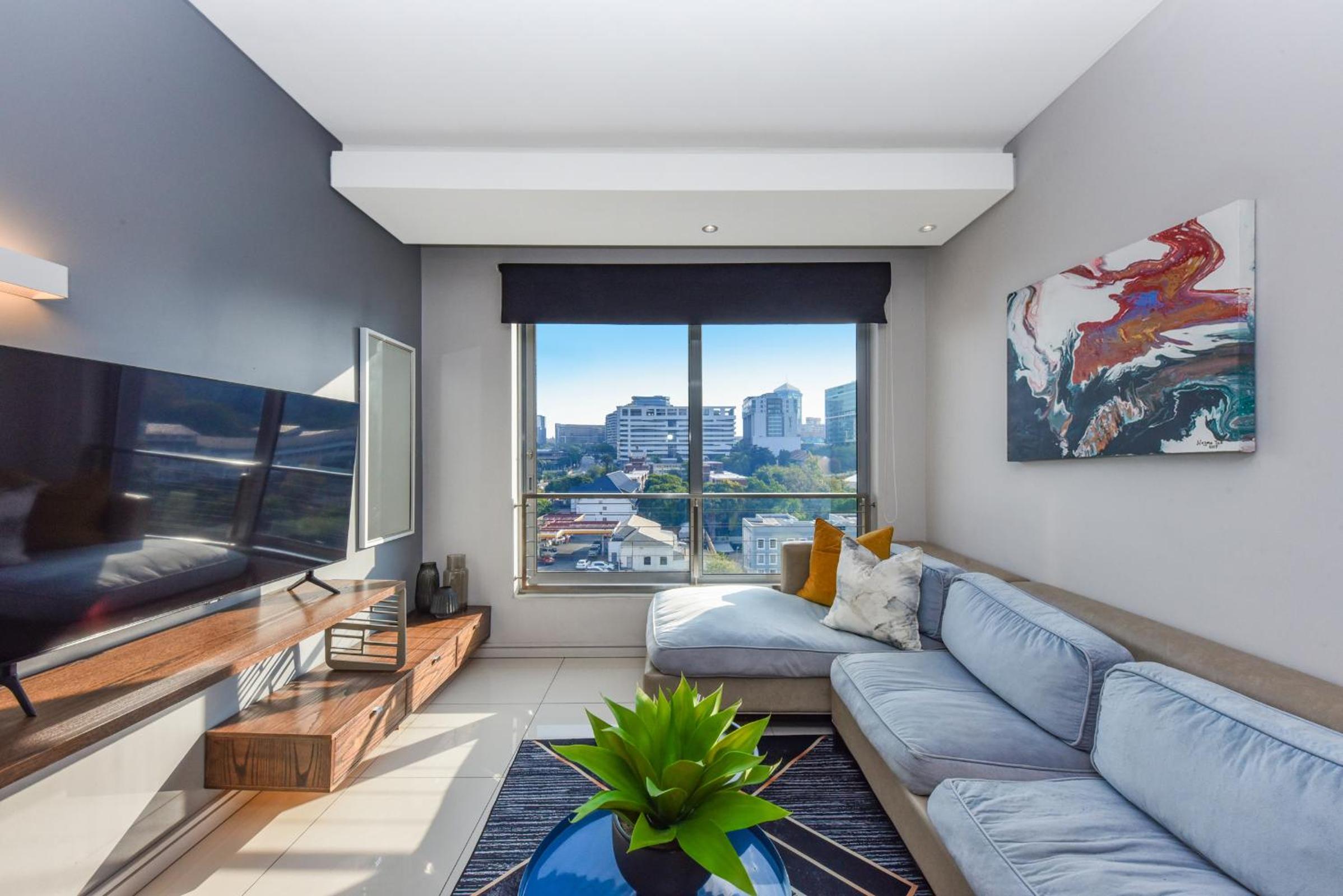 Modern Apartment in 5 Star hotel, Backup Power and Water