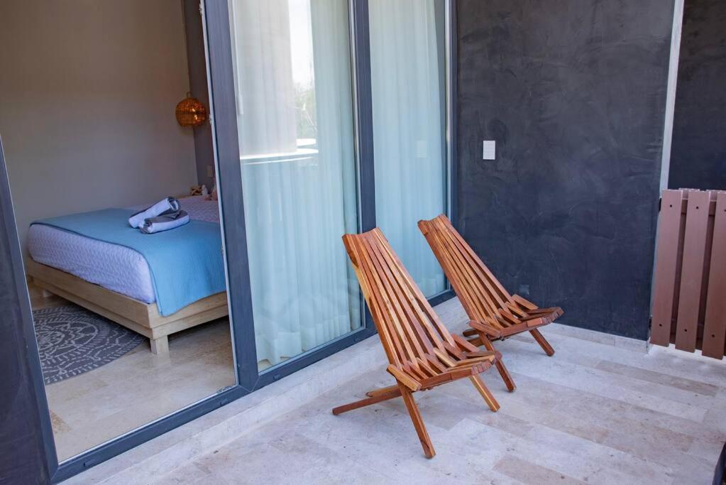 Seascape apartment near the beach with a sea-view rooftop and infinity pool