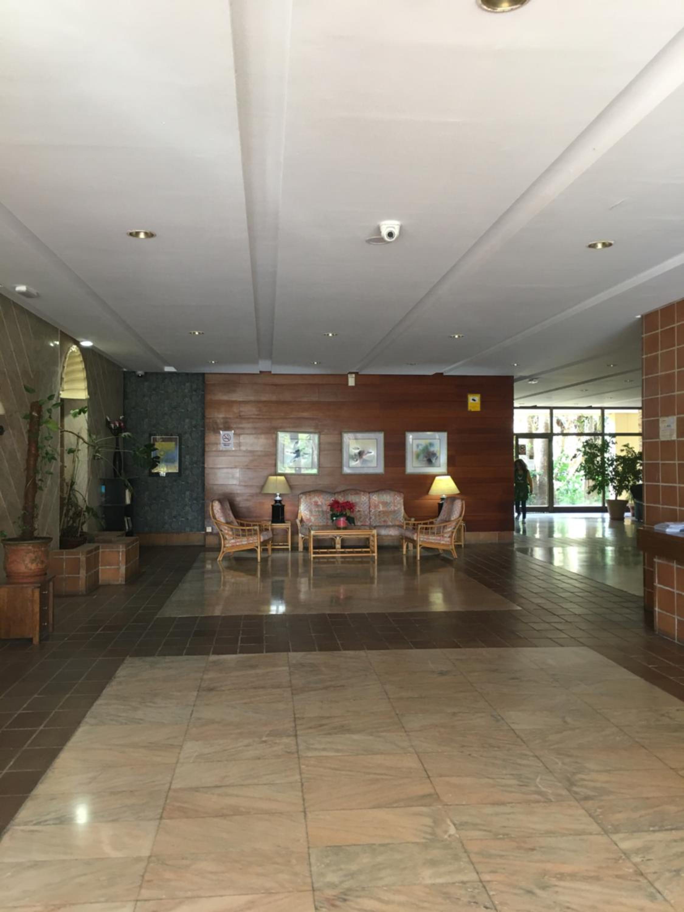 Lobby & Reception