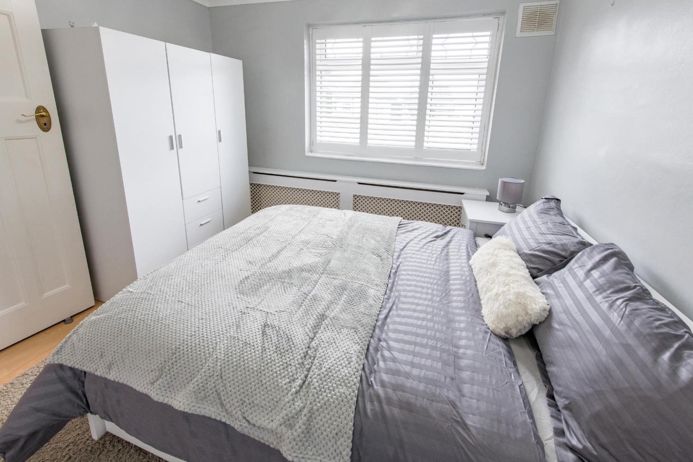 Cosy Family Home in Ruislip view 3