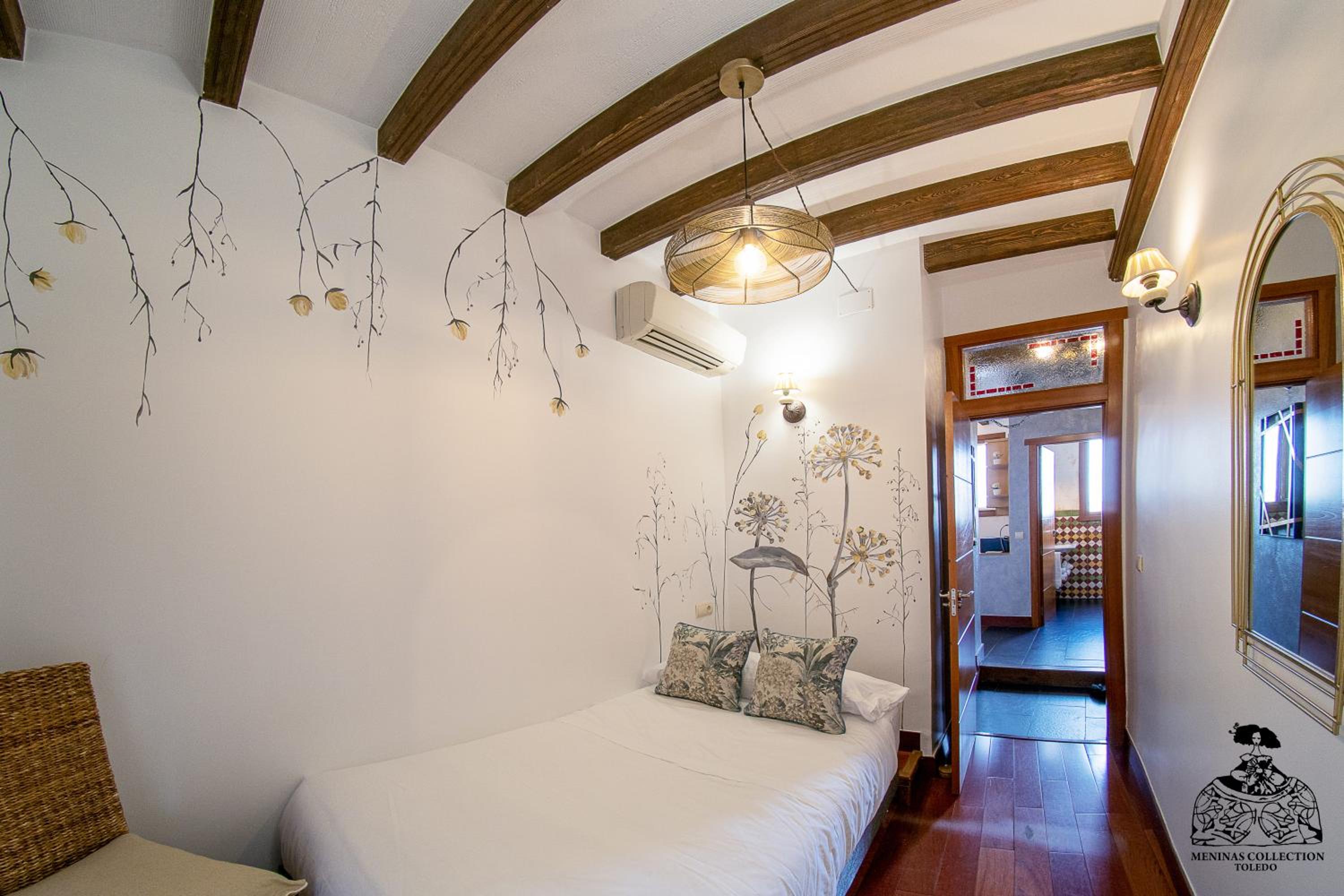 Casa de la Mezquita y Casa de Carretas MeninasCollection