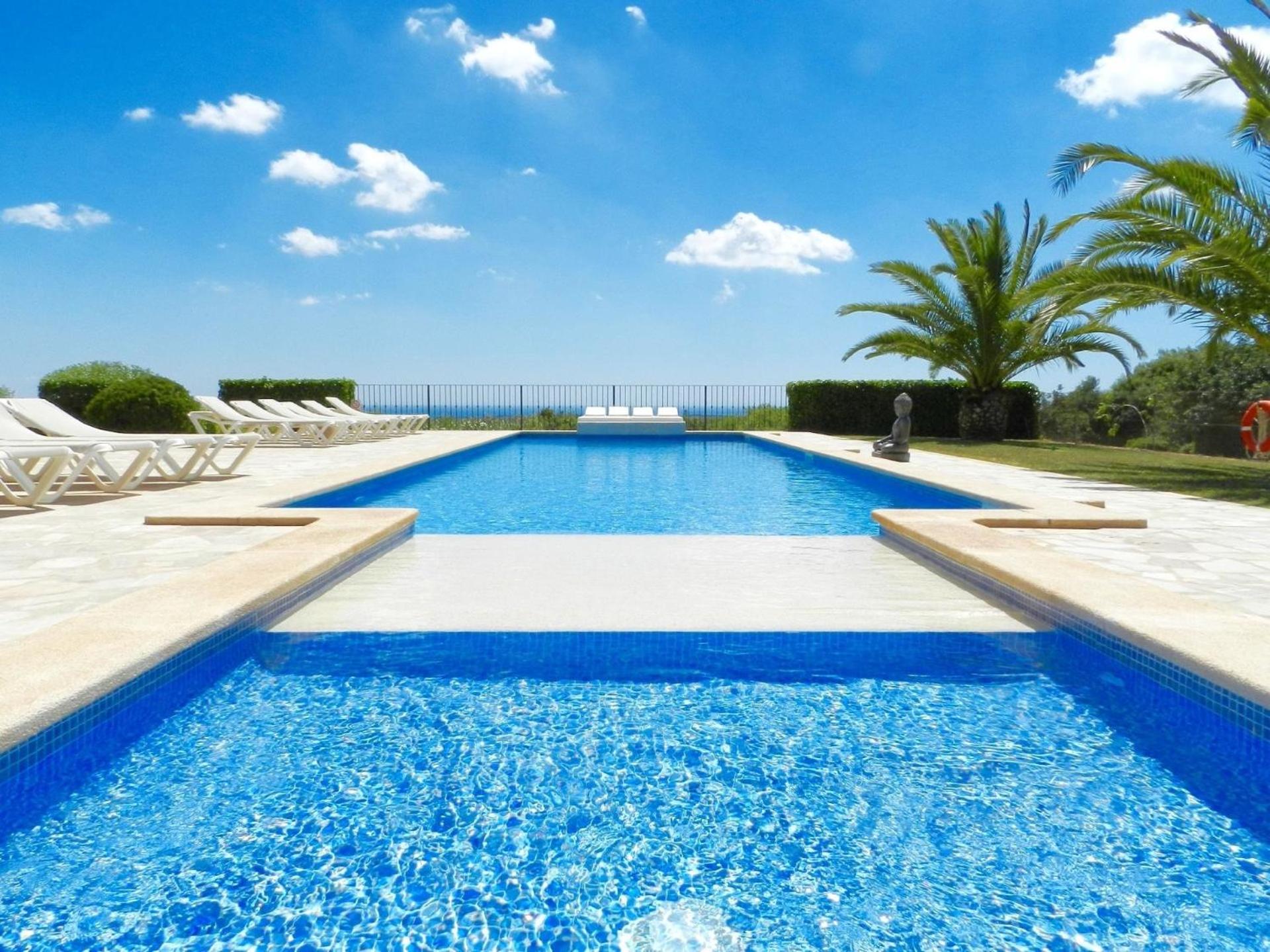 Majestätische Finca mit Pool in S'horta