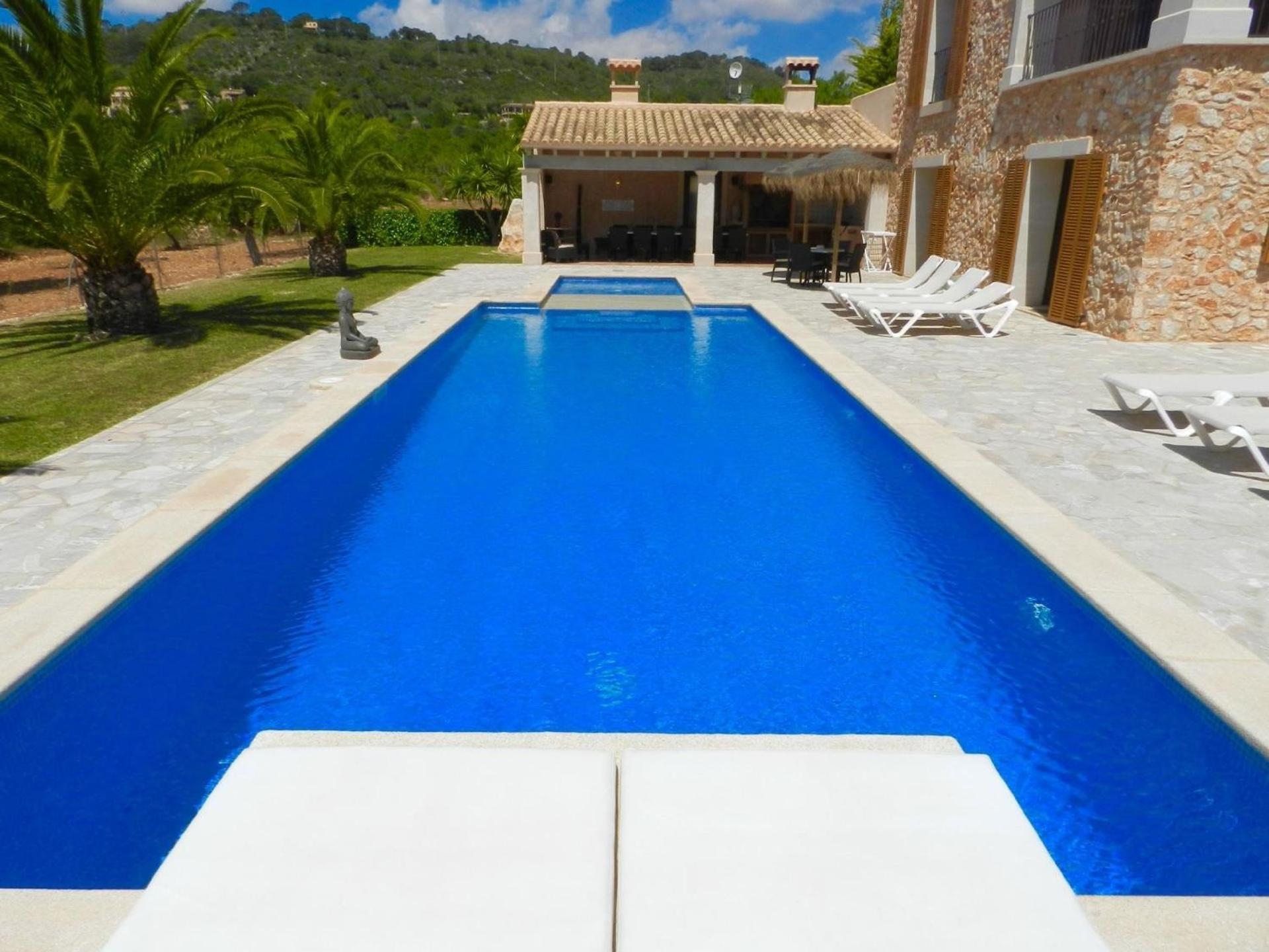 Majestätische Finca mit Pool in S'horta
