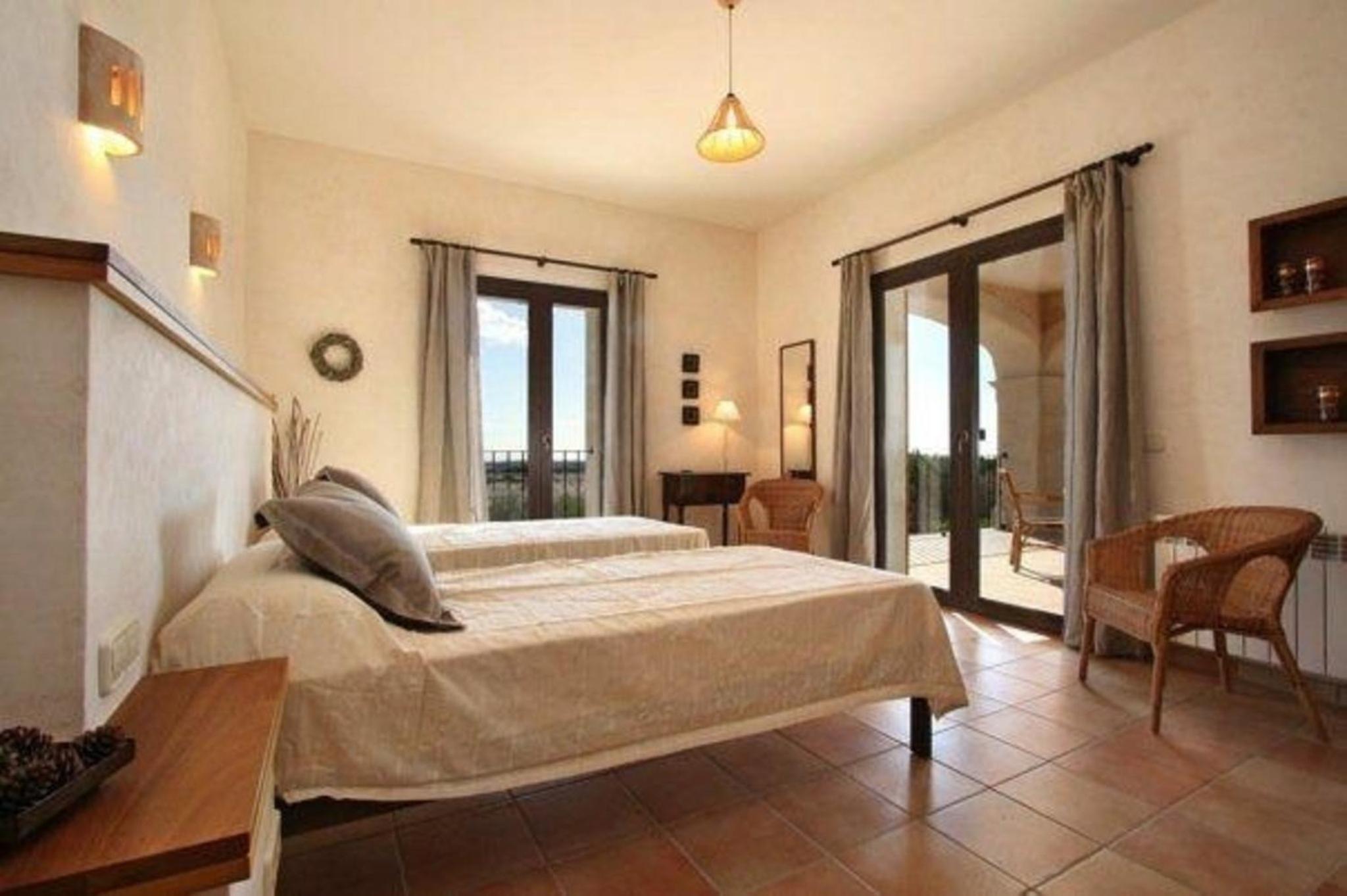 Majestätische Finca mit Pool in S'horta