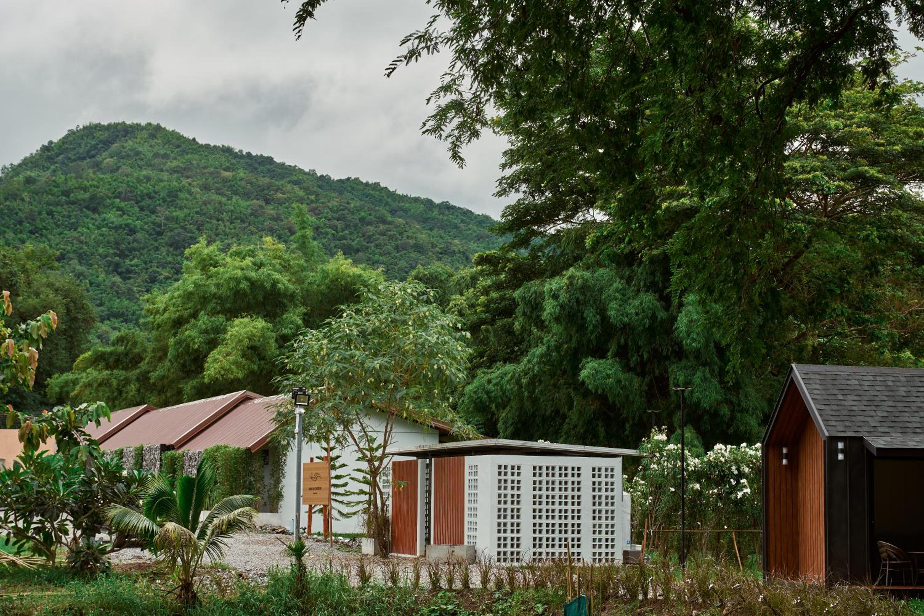Baan Rai Santisuk