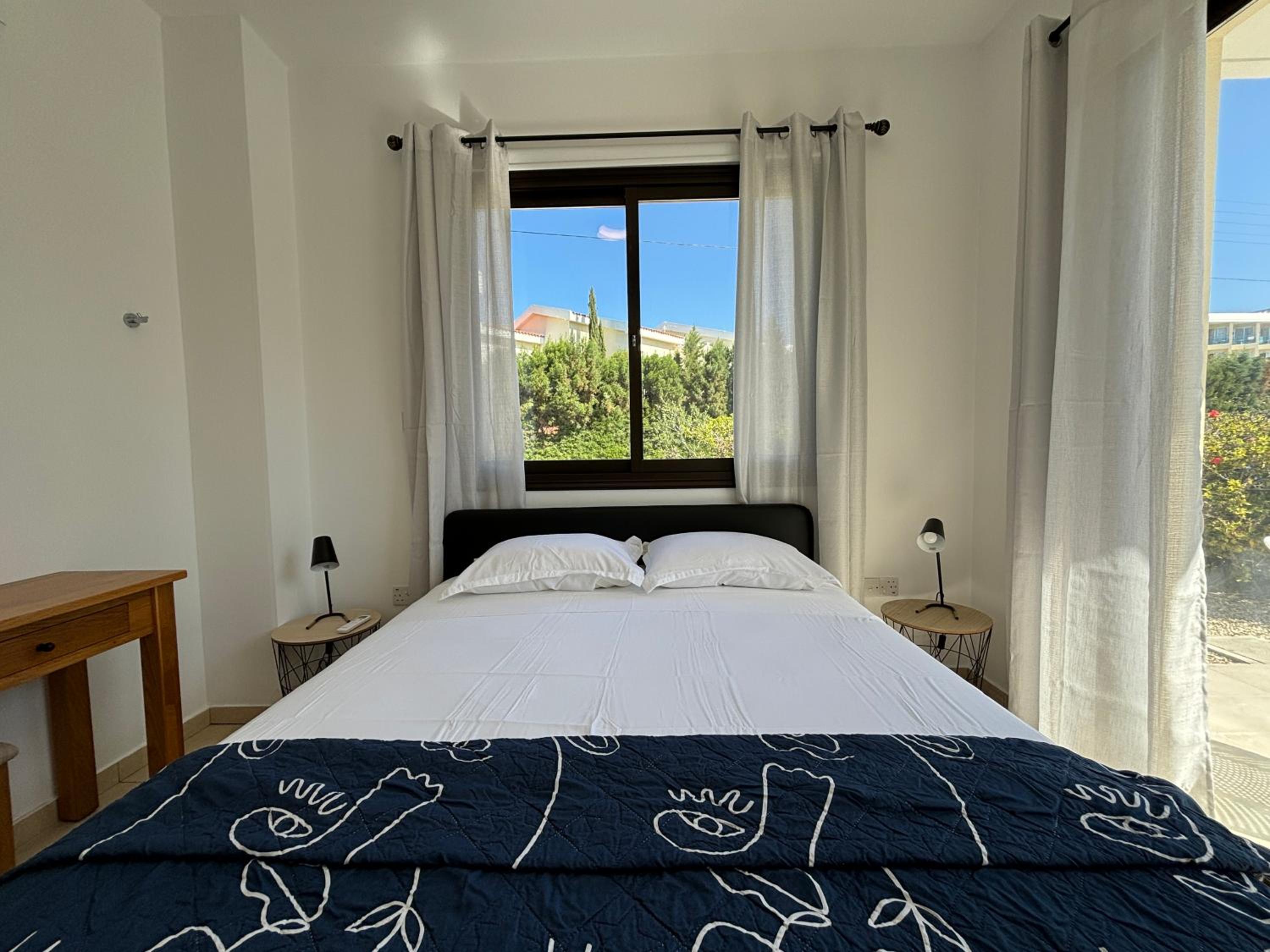 Faros Beach Seabreeze 1B, Pool, Seaside, Paphos