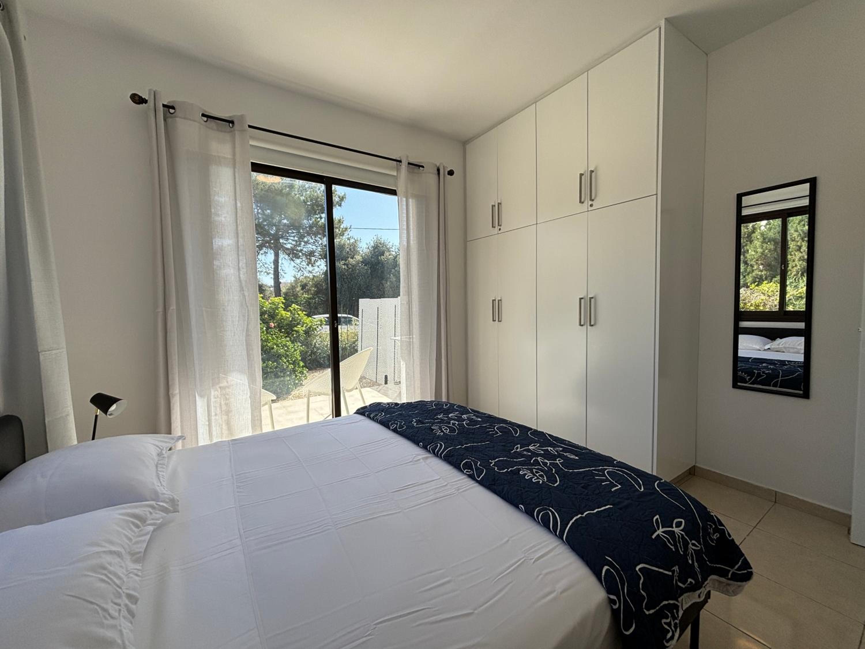 Faros Beach Seabreeze 1B, Pool, Seaside, Paphos