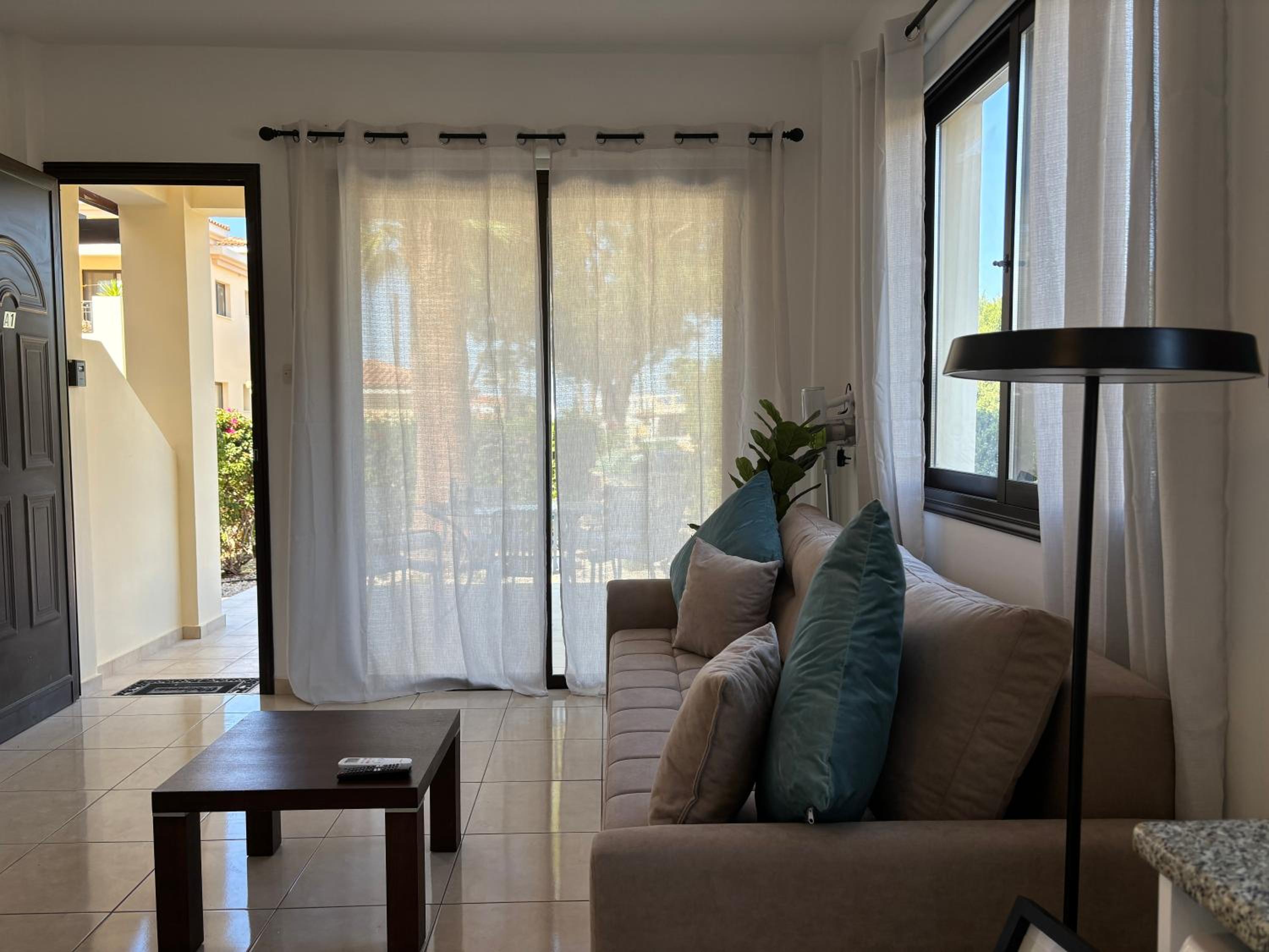 Faros Beach Seabreeze 1B, Pool, Seaside, Paphos