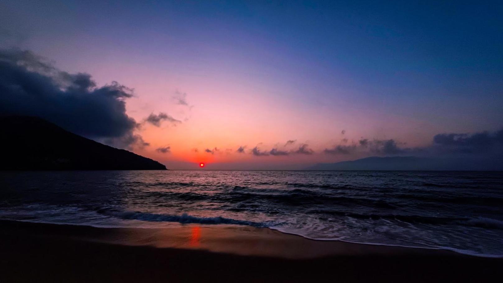 Casa a 950m da Praia Martim de Sa - Caraguatatuba