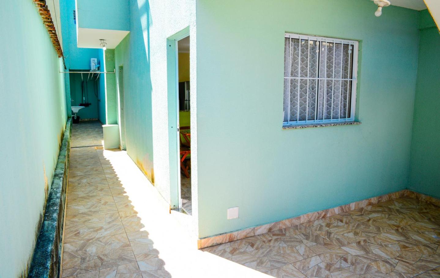 Casa a 950m da Praia Martim de Sa - Caraguatatuba