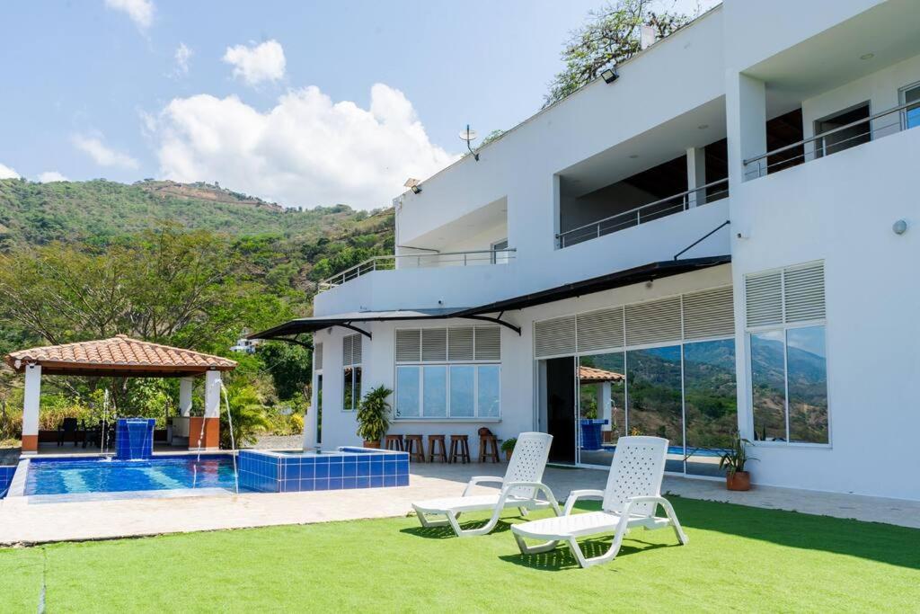 Finca Rosa Linda Stunning Views Jacuzzi Pool