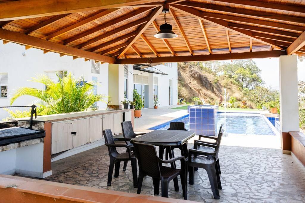 Finca Rosa Linda Stunning Views Jacuzzi Pool